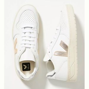 Veja V-10 Womens Size 41 | Silver and Gold